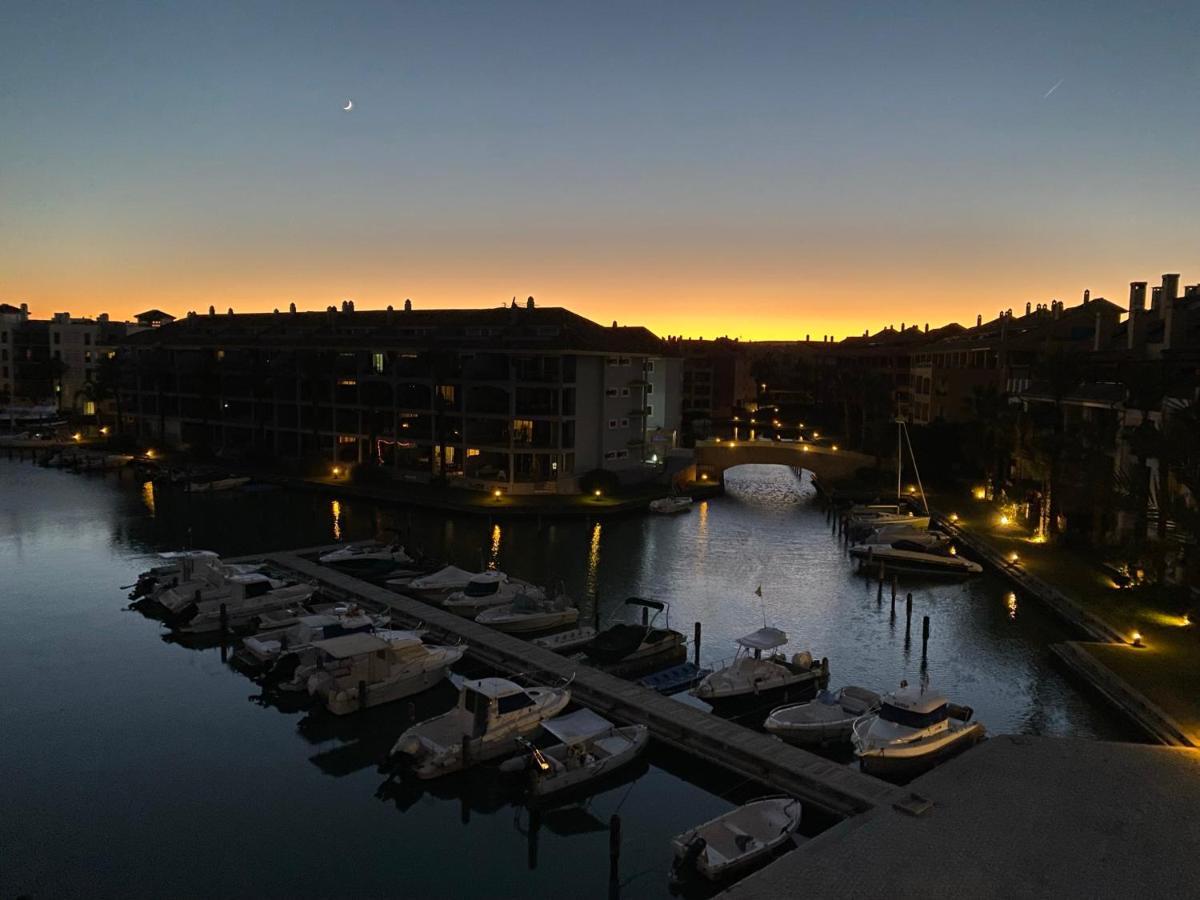 Apartamento Con Terraza Sobre La Marina De Sotogrande San Roque  Exterior foto